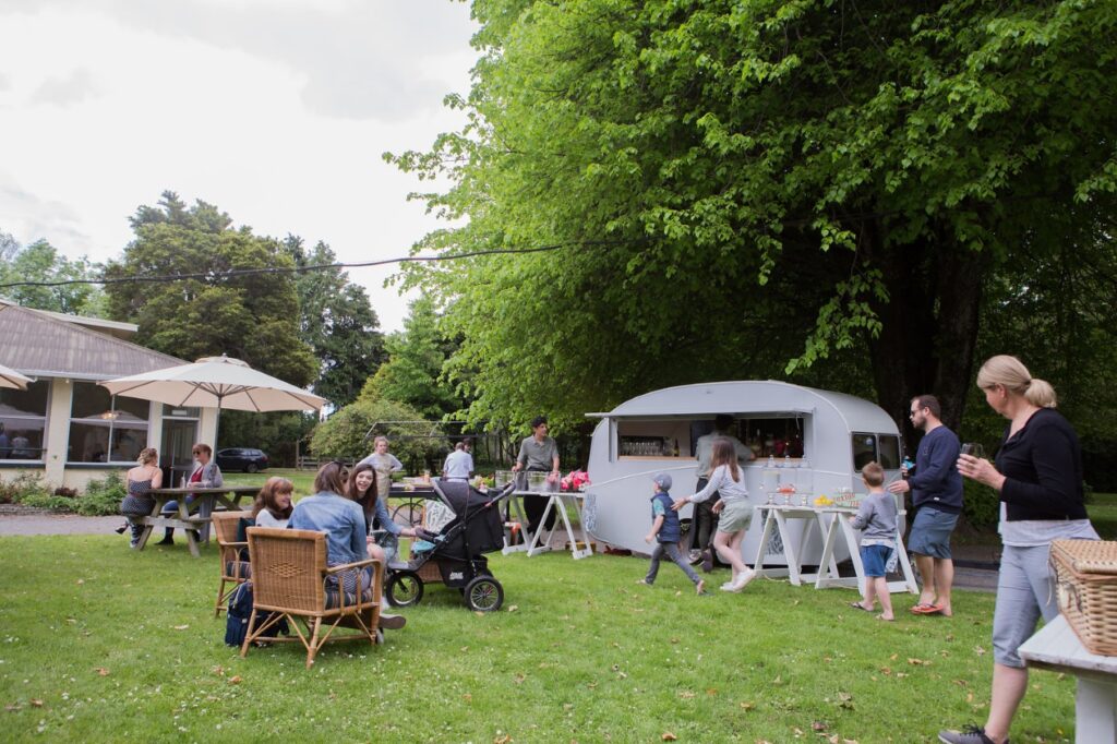 Outdoor spaces capture the charm of the racecourse setting. PHOTO/FINELINE PHOTOGRAPHY